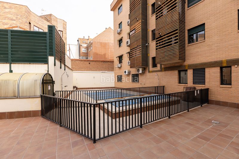 Foto 2f7d94d5-1313-4be7-84fb-8f13268821a9. Dúplex amb piscina a Valdezarza Madrid