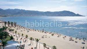 Foto d0e7c975-59a1-48ab-aff2-9dc0f0f94b68. Casa adossada a Santa Margarida Roses