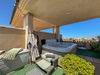 Casa a Los Almendros. Precioso bungalow en la uacuteltima planta, situado en una tranq