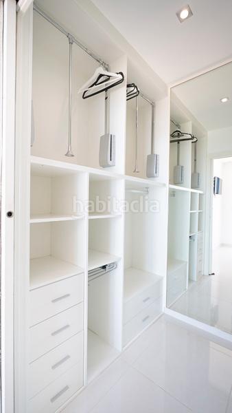 Foto 2c66b3fb-441d-4d0b-9a75-c1c8a8b3928e. Ático presentamos este exclusivo aacutetico con vistas panoraacutemicas al mar, ubicado en el codiciado complejo residencial sea senses en Torrevieja