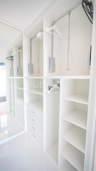 Foto 4e7f9dad-2c29-4937-bde9-c04e7fdd0cf2. Ático presentamos este exclusivo aacutetico con vistas panoraacutemicas al mar, ubicado en el codiciado complejo residencial sea senses en Torrevieja