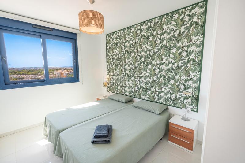 Foto a2fd1101-cefa-412e-bccb-b80111fb4397. Ático presentamos este exclusivo aacutetico con vistas panoraacutemicas al mar, ubicado en el codiciado complejo residencial sea senses en Torrevieja