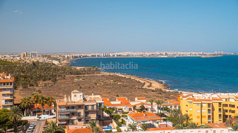 Foto ab301716-0f0f-4b61-bff0-0e5fded42832. Ático presentamos este exclusivo aacutetico con vistas panoraacutemicas al mar, ubicado en el codiciado complejo residencial sea senses en Torrevieja