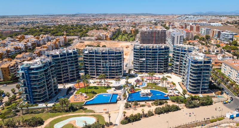 Foto b23c4a89-8a0d-485d-b994-726da026be7a. Ático presentamos este exclusivo aacutetico con vistas panoraacutemicas al mar, ubicado en el codiciado complejo residencial sea senses en Torrevieja