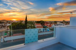 Zweistöckige Wohnung in Pilar de la Horadada Ciudad. Descubre el encanto de la costa blanca con las exclusivas propie