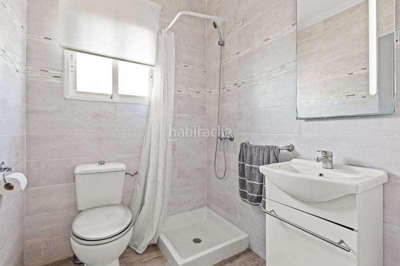 Foto 1ae2c5be-c4eb-4a3e-bf80-2ae26c40ee78. Casa ubicada en la prestigiosa playa flamenca, esta villa independiente orientada al sur ofrece la combinacioacuten perfecta de eleganc en Orihuela