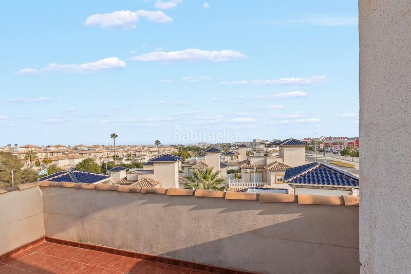 Foto 5872a072-293d-4b8b-9e2d-ce9519929b59. Casa ubicada en la prestigiosa playa flamenca, esta villa independiente orientada al sur ofrece la combinacioacuten perfecta de eleganc en Orihuela