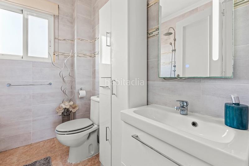 Foto b9e487c9-7403-4b25-afc2-813e859d3e26. Casa ubicada en la prestigiosa playa flamenca, esta villa independiente orientada al sur ofrece la combinacioacuten perfecta de eleganc en Orihuela