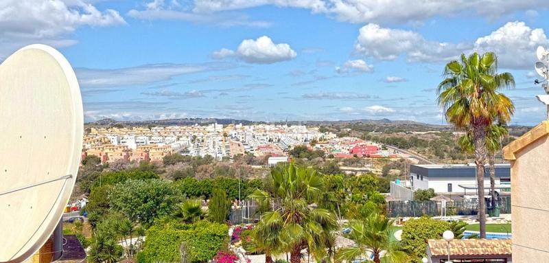 Foto 808c246a-917e-4116-b2c3-15f69f910d1e. Reihenhaus mit pool in La Florida Orihuela