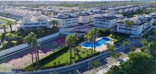 Rez-de-chaussée à Mil Palmeras. Este encantador apartamento en planta baja se encuentra a tan so