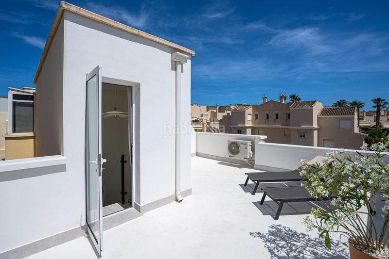 Foto 5a50f96d-0150-485b-9919-40057dffd399. Reihenhaus mit heizung parking pool in La Florida Orihuela