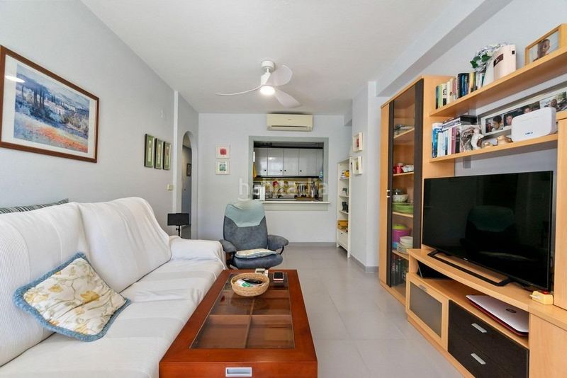 Foto b9197710-417e-4a52-8540-ef8e3c7857c2. Apartament amb piscina a Campoamor Orihuela