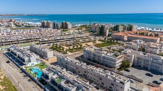 Attique à Pueblo Latino. Presentado por lav real estate, este atractivo bungalow en plant