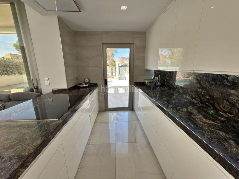 Foto 4c2bc1d4-b4ce-448a-a529-f9c00bf55756. Casa amb calefacció a Villamartín-Las Filipinas Orihuela