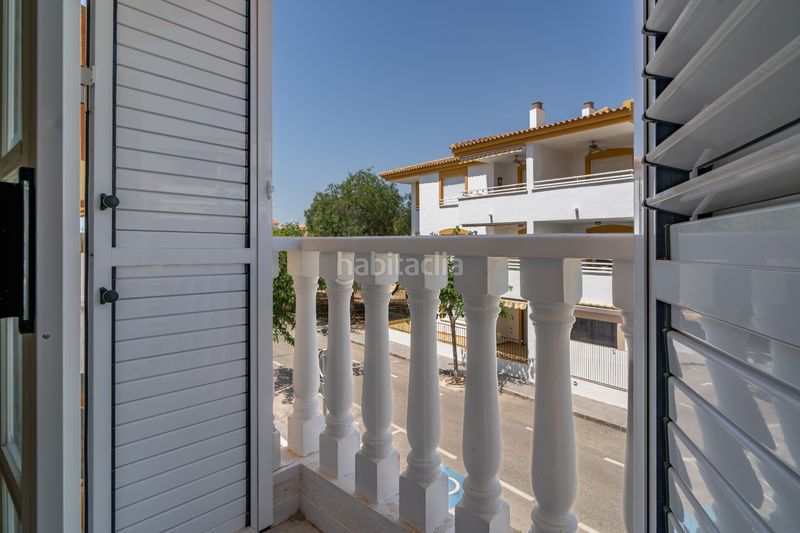 Foto 024af567-e06b-4634-84ba-c77c47cd9178. Casa adosada este elegante duacuteplex en la Torre de la Horadada, ubicado junto a la playa de rocamar y a escasa distancia de la playa de las en Pilar de la Horadada