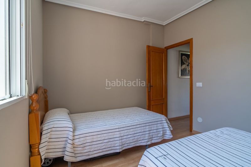 Foto 4b95fec0-e8d2-46ce-85c3-f93caf726a84. Casa adosada este elegante duacuteplex en la Torre de la Horadada, ubicado junto a la playa de rocamar y a escasa distancia de la playa de las en Pilar de la Horadada