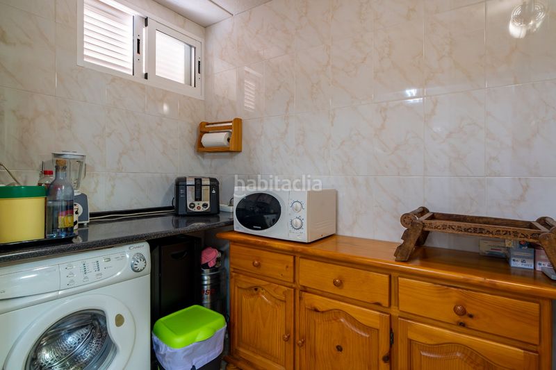 Foto 8ba47670-a46f-4472-96a8-ffe9fd07877c. Casa adosada este elegante duacuteplex en la Torre de la Horadada, ubicado junto a la playa de rocamar y a escasa distancia de la playa de las en Pilar de la Horadada