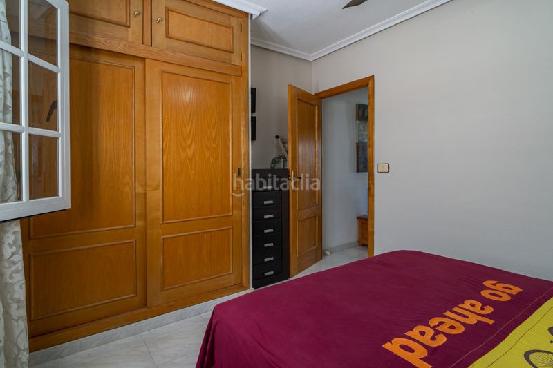Foto d2c0350c-d7b6-4a59-b374-8284ff78172e. Casa adosada este elegante duacuteplex en la Torre de la Horadada, ubicado junto a la playa de rocamar y a escasa distancia de la playa de las en Pilar de la Horadada