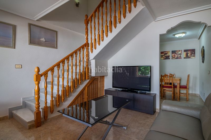 Foto f7a97d83-c888-4152-89d4-a9ac74134ead. Casa adosada este elegante duacuteplex en la Torre de la Horadada, ubicado junto a la playa de rocamar y a escasa distancia de la playa de las en Pilar de la Horadada