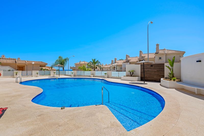 Foto 02019d8f-bd7b-48e5-8a60-a443622dbe8e. Pis amb calefacció aparcament piscina a Aguamarina Orihuela