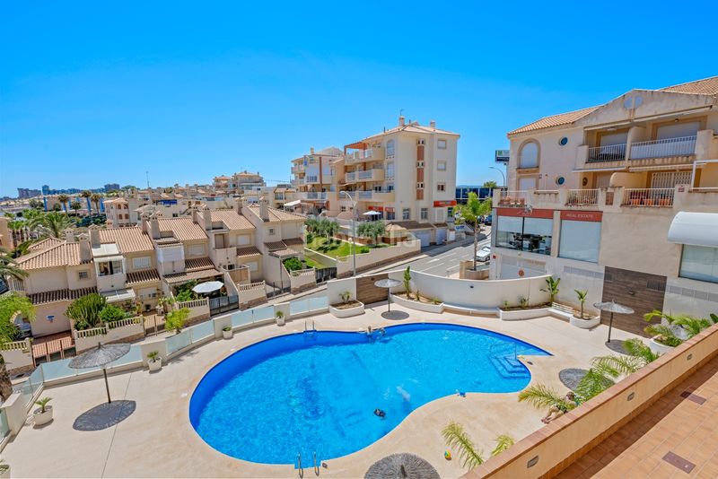 Foto 7da624a3-65d1-4725-a26d-be4250ca426e. Pis amb calefacció aparcament piscina a Aguamarina Orihuela