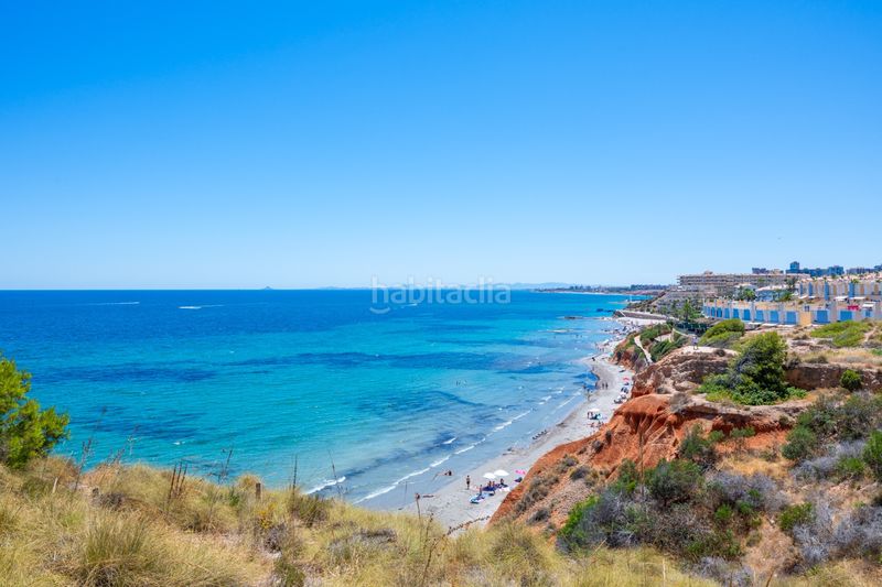 Foto a214b36b-d75d-45bb-8b1a-867c2029b610. Pis amb calefacció aparcament piscina a Aguamarina Orihuela