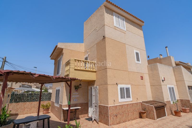 Foto 14db0e7a-468a-44f2-bcfc-17fb7142e312. Casa adossada amb calefacció aparcament piscina a Torrevieja