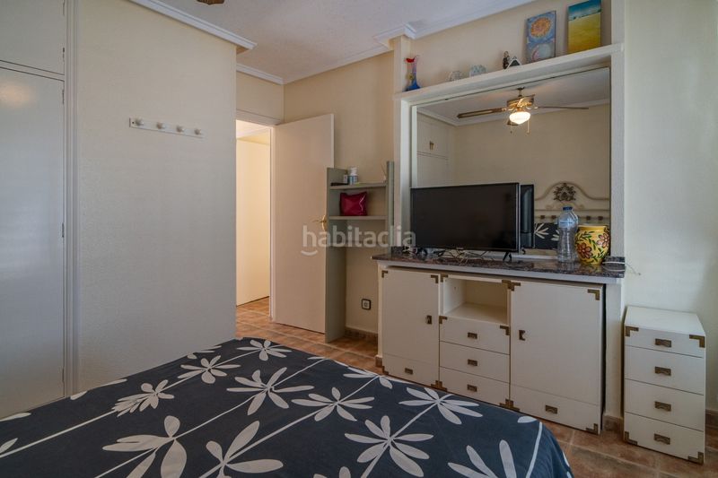 Foto a3a2f6fd-8d15-4745-90b3-dfbc71ab47b2. Casa adossada amb calefacció aparcament piscina a Torrevieja