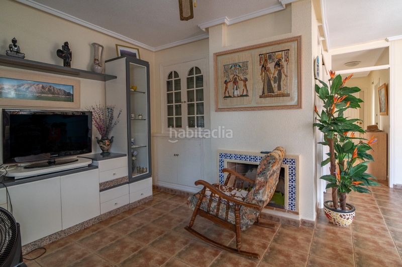 Foto cb7e83e2-f2fe-42b5-bb81-0d091f752c2f. Casa adossada amb calefacció aparcament piscina a Torrevieja