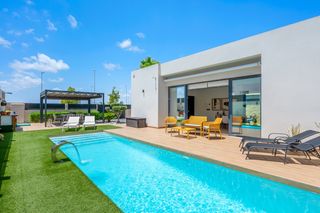 Casa a Benijófar. Moderna villa de 3 dormitorios en benijoacutefar, construida en