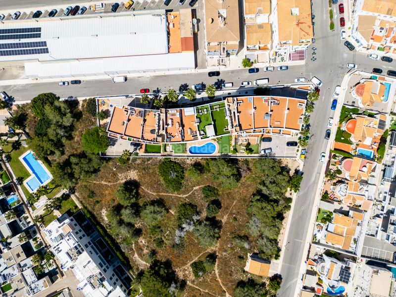 Foto da731f09-4e51-4d18-815a-f006f5533a56. Pis amb calefacció aparcament piscina a Villamartín-Las Filipinas Orihuela