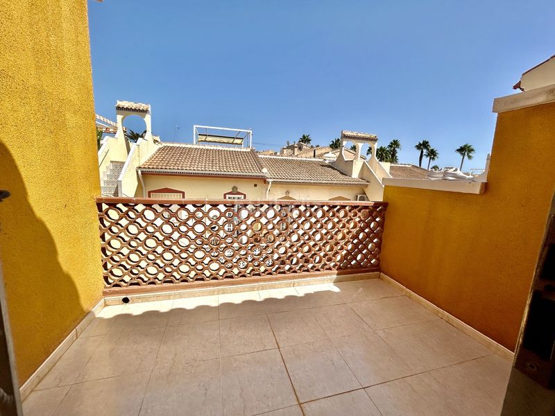 Foto 7204d861-2db6-4142-a957-44c1e8eefd92. Casa adossada amb calefacció piscina a Centro de la Ciudad Quesada Rojales