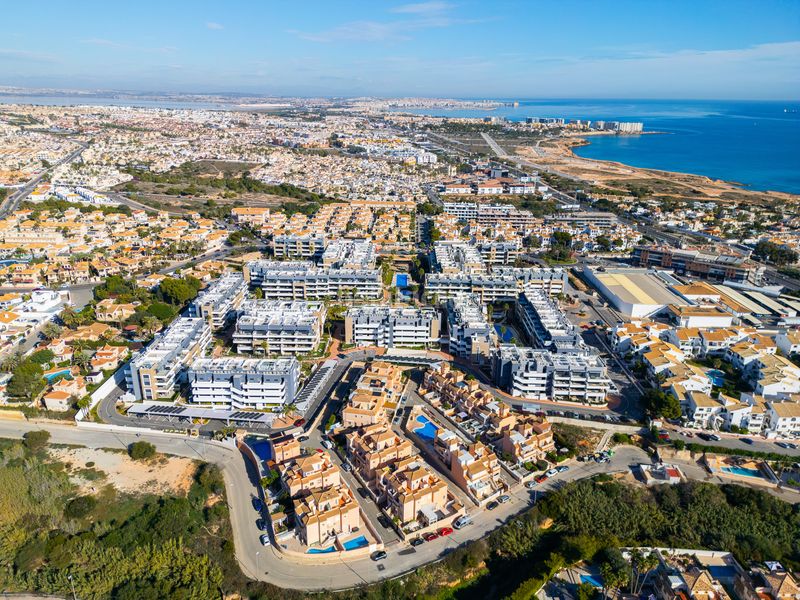 Foto ef3ca511-821d-441c-97d6-04254822f507. Pis amb calefacció aparcament piscina a Playa Flamenca Orihuela