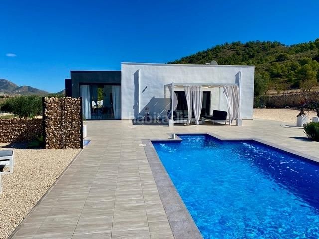 Foto d00ebfc7-3324-4528-bb60-d1dec4d09449. Casa chalet exclusivo en torre del rico un oasis de tranquilidadimagina vivir en un lugar donde la privacidad se fusiona con el confort en Jumilla