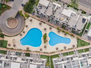 Rez-de-chaussée à Mil Palmeras. Descubre este bonito apartamento en planta baja, ubicado en una