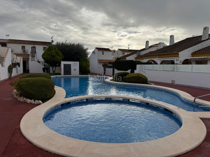 Foto de92b87f-0fc9-4952-9c90-290b00944ff6. Casa adossada amb piscina a Pueblo Latino Pilar de la Horadada