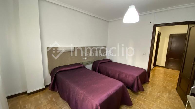Foto f04eca69-4f1f-45e0-ad05-626f232c06b3. Flat with heating in Centro Salamanca