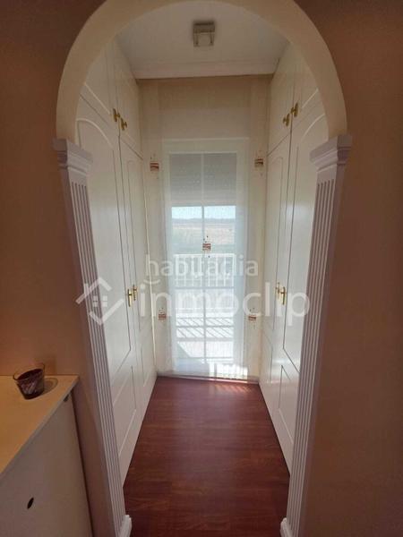 Foto 18d1b725-3e34-4dbf-a97b-f8f304165a44. Casa con riscaldamento piscina in Calvarrasa de Arriba