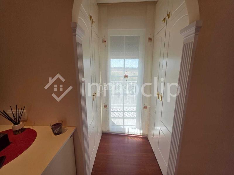 Foto 26824509-0d0b-4ac4-a833-dd2abd60ef05. Casa con riscaldamento piscina in Calvarrasa de Arriba