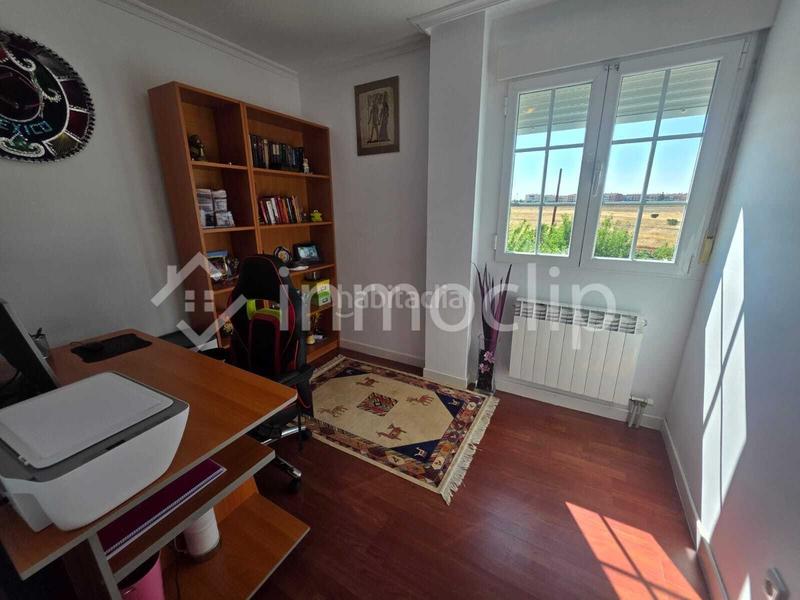 Foto 32f145d3-ac06-4a77-aa5a-3b5217f78ea6. Casa con riscaldamento piscina in Calvarrasa de Arriba