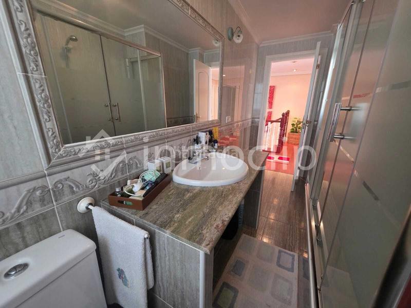 Foto 44657d23-4406-4646-a94f-d213e367a256. Casa con riscaldamento piscina in Calvarrasa de Arriba