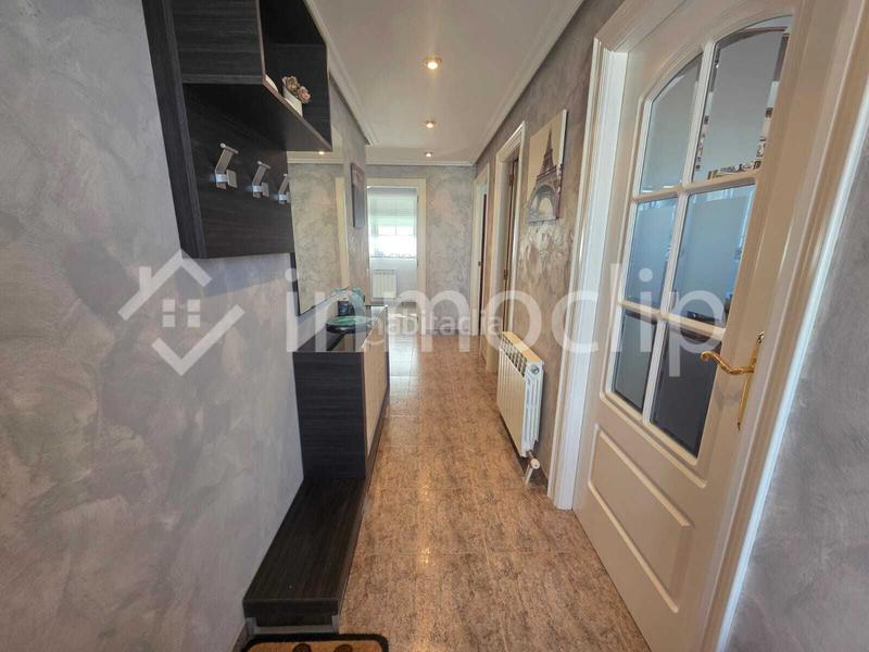 Foto 4d89db69-b11d-4893-a71f-3df35c75719e. Casa con riscaldamento piscina in Calvarrasa de Arriba