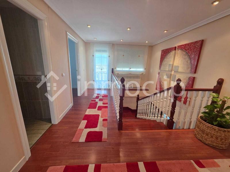 Foto 7d9e830f-41ac-4c75-bcba-5c51ab158167. Casa con riscaldamento piscina in Calvarrasa de Arriba