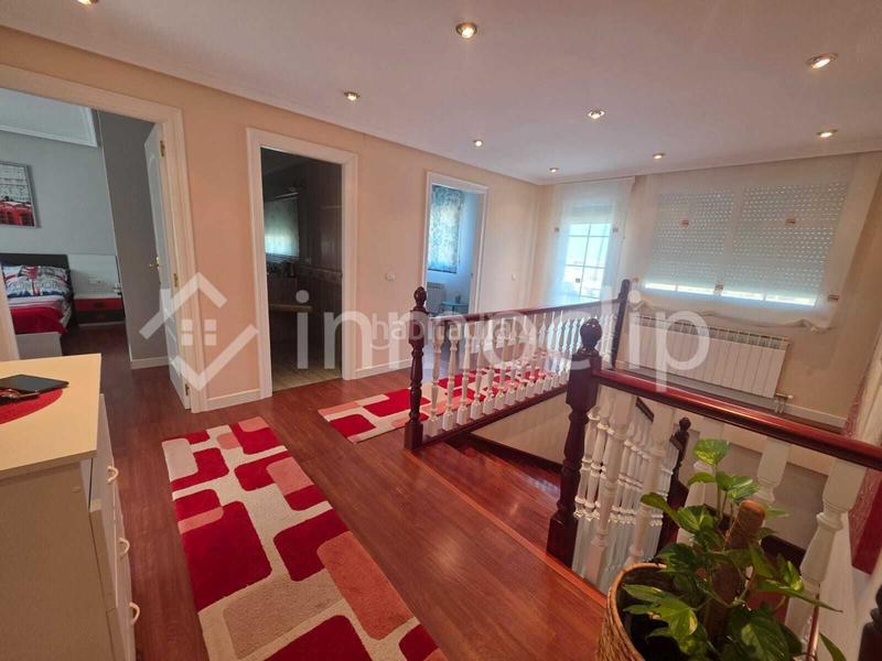 Foto c1f54a21-bffc-4923-96c0-dab6ba51a8bd. Casa con riscaldamento piscina in Calvarrasa de Arriba