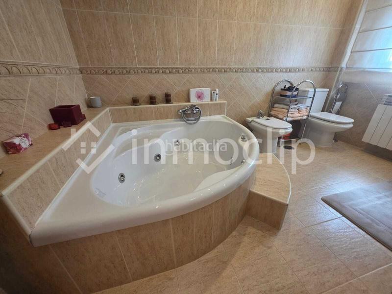 Foto d293e787-2a96-4215-b356-5eadbc6d2090. Casa con riscaldamento piscina in Calvarrasa de Arriba