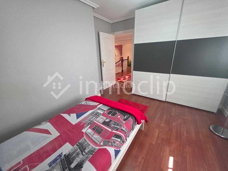 Foto de83b593-36f7-4dc7-bced-b2cfcf119e6e. Casa con riscaldamento piscina in Calvarrasa de Arriba