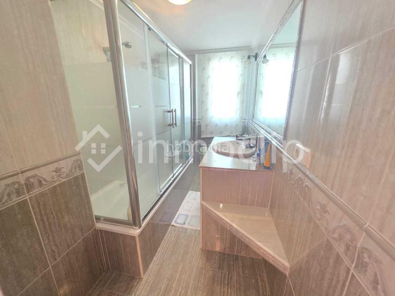 Foto e795e438-c3ca-4157-a4f8-1a1ed2c1ea16. Casa con riscaldamento piscina in Calvarrasa de Arriba