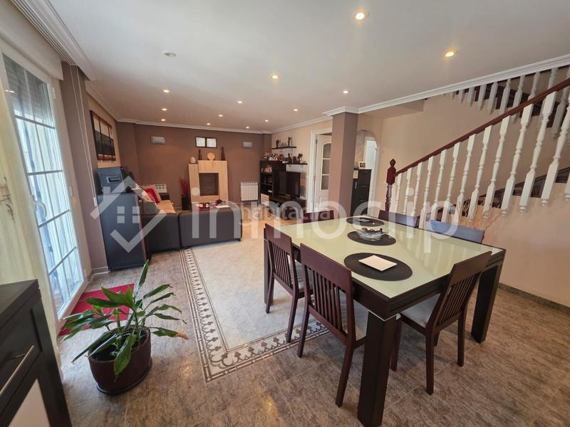 Foto fd09bf68-ab3c-47ae-9fca-a1474de67ee0. Casa con riscaldamento piscina in Calvarrasa de Arriba