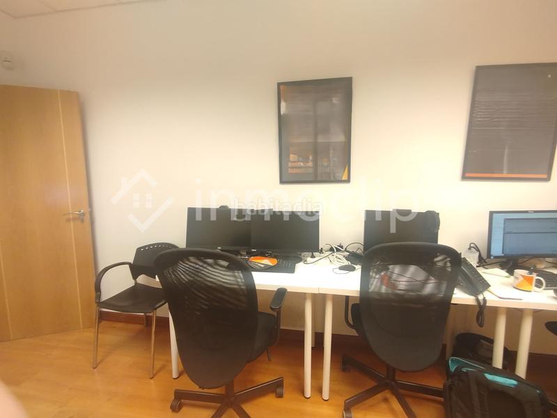 Foto 263fa9e2-b4d7-43fc-81f6-229d77b70e8d. Oficina a Carmelitas Salamanca