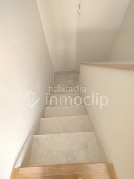 Foto 3afb04fe-de82-4de5-ad32-b98d154a3357. Casa chalet en venta en Villamayor